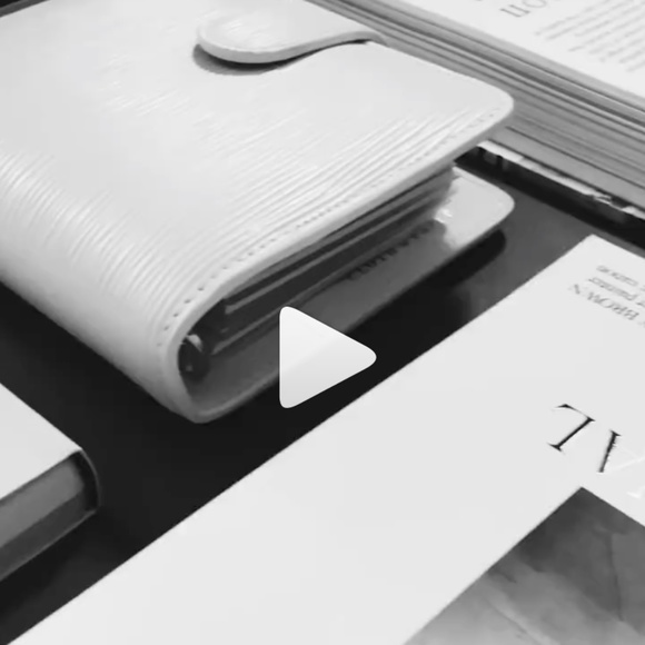 NEW ✨ C&P Exclusive Pocket Agenda in White Contoured Leather + Inserts Bundle - Picture 3 of 3